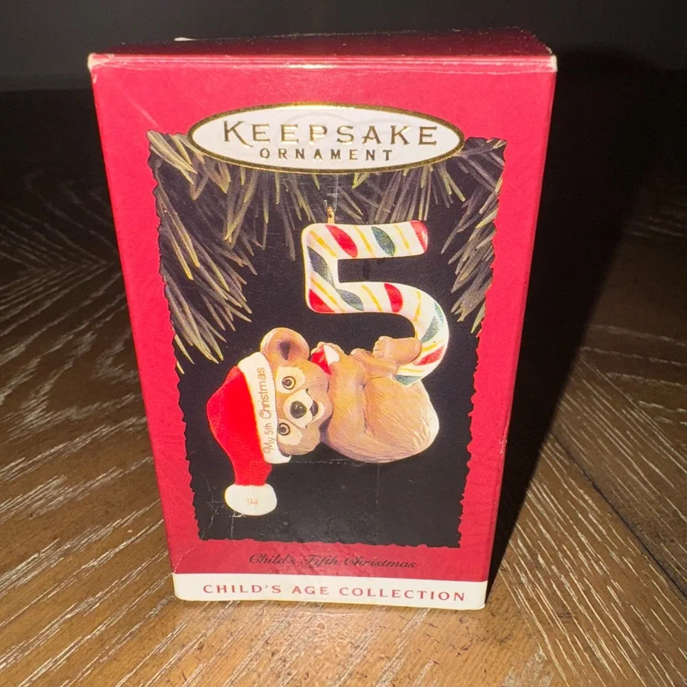 HALLMARK Keepsake 1994 CHILD'S FIFTH CHRISTMAS ORNAMENT Teddy Bear Years‎